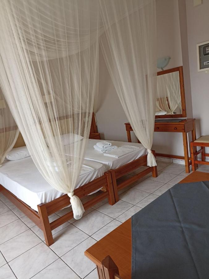 Calypso Beach Hotel Лутра Едипсу Екстериор снимка