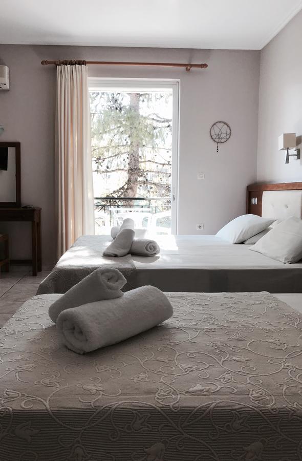 Calypso Beach Hotel Лутра Едипсу Екстериор снимка