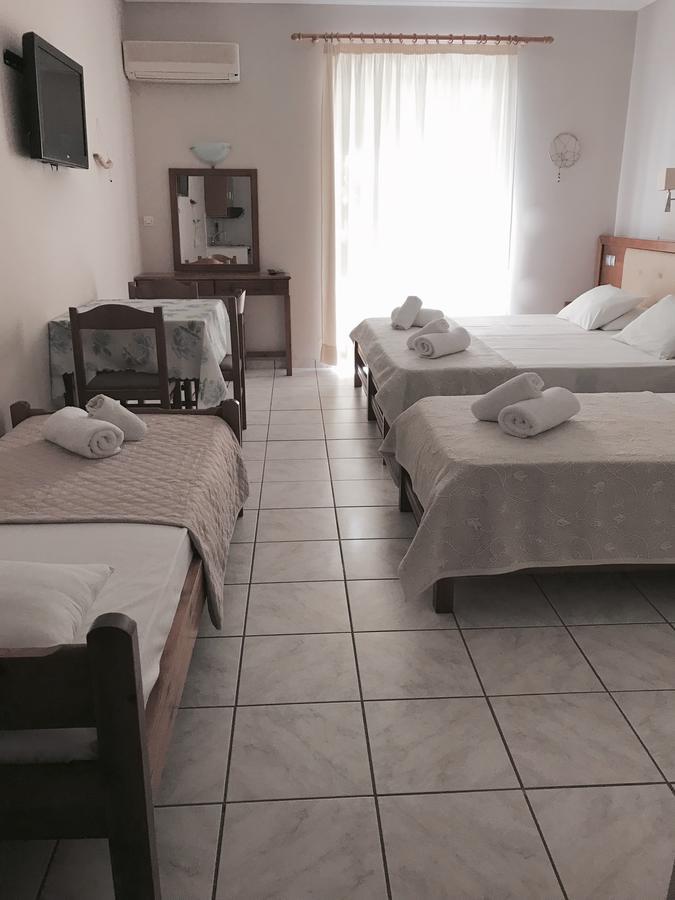Calypso Beach Hotel Лутра Едипсу Екстериор снимка