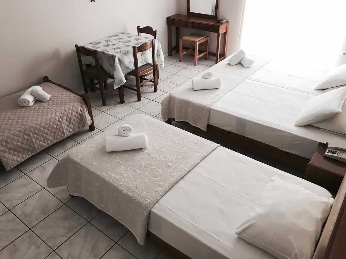 Calypso Beach Hotel Лутра Едипсу Екстериор снимка