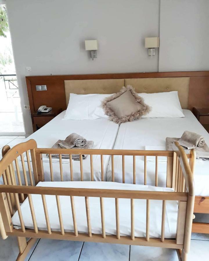 Calypso Beach Hotel Лутра Едипсу Екстериор снимка