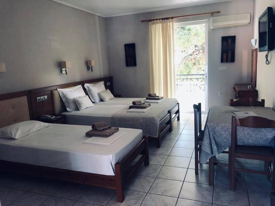 Calypso Beach Hotel Лутра Едипсу Екстериор снимка